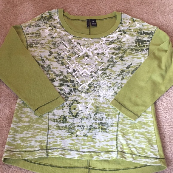 Green long sleeve top - Picture 1 of 3